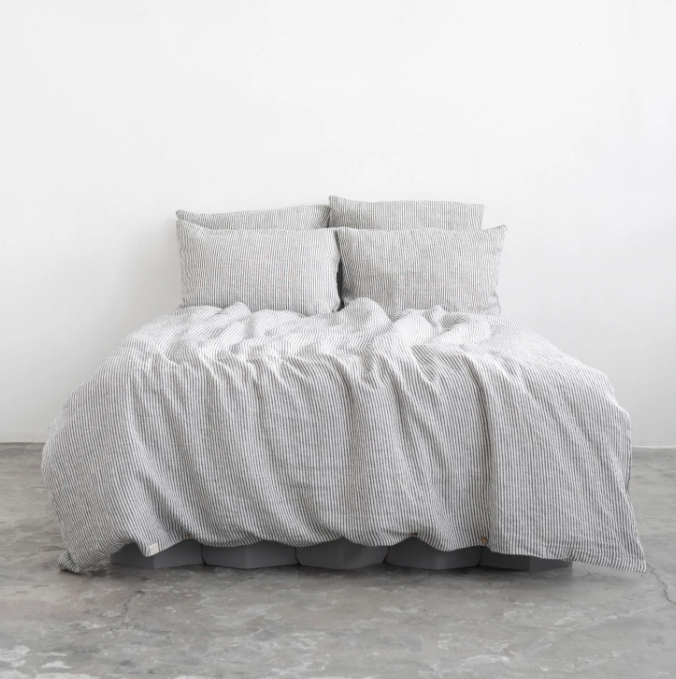 AD hotelska oprema Set lanene posteljine za krevet 180 x 200 - Thin black stripe slika proizvoda